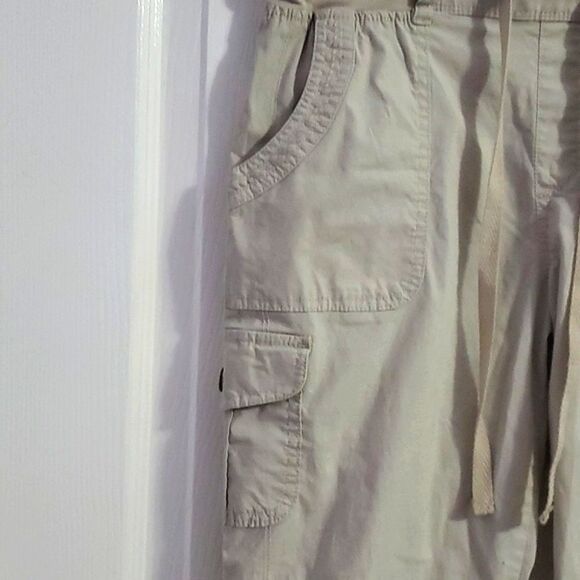 Gloria Vanderbilt Stonewood Cargo Drawstring Rolled Cuffs Pull On Capri Pants - Picture 7 of 15